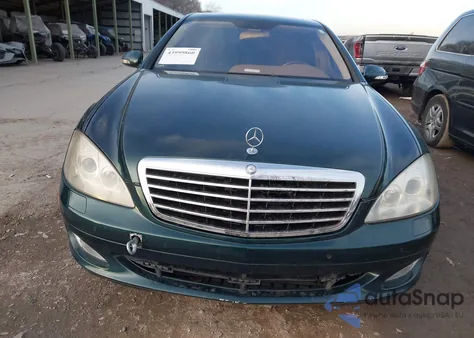 2007 Mercedes-Benz S 550 z USA, uszkodzony, nr VIN WDDNG71X57A075129